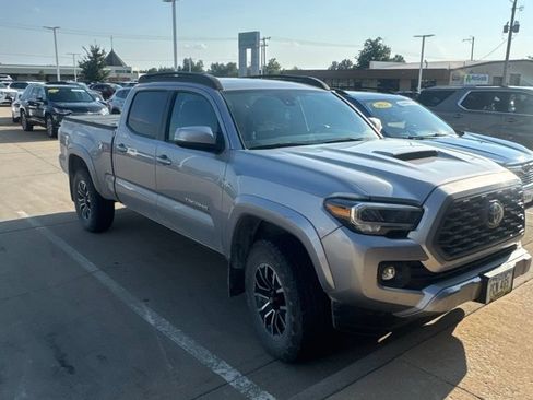 Used 2021 Toyota Tacoma TRD Sport w/ TRD Premium Sport Package AWD/4WD image 2