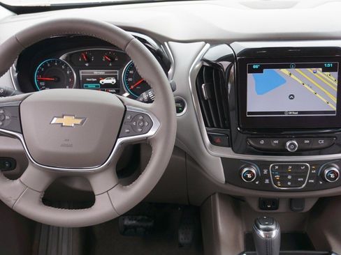 Used 2018 Chevrolet Traverse LT image 29