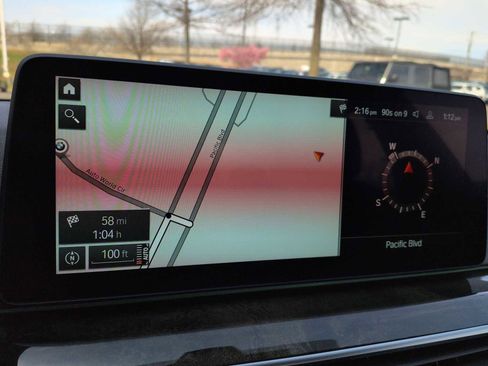 Used 2021 BMW 530i xDrive w/ Premium Package image 31