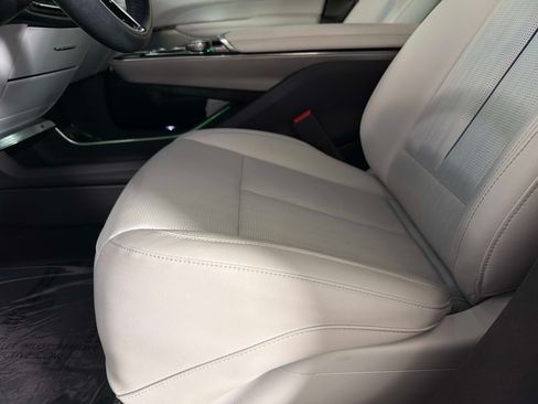 Used 2024 Cadillac Lyriq Luxury RWD image 36