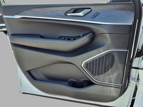 New 2026 Jeep Grand Cherokee L Limited AWD/4WD image 18