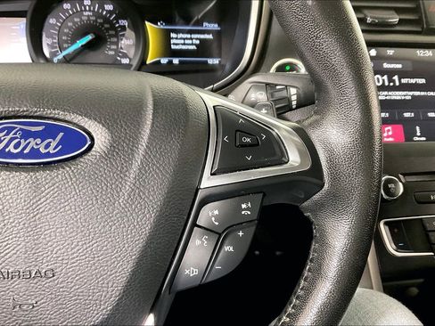 Used 2017 Ford Fusion SE w/ Equipment Group 201A image 17