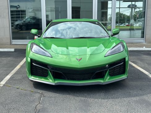 Used 2026 Chevrolet Corvette Z06 w/ Stealth Interior Trim Package RWD image 2
