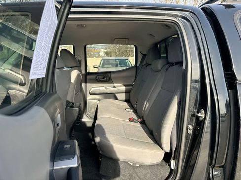 Used 2016 Toyota Tacoma SR5 image 25