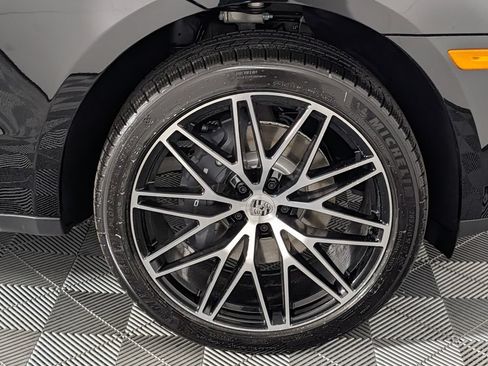 New 2026 Porsche Macan AWD/4WD image 14