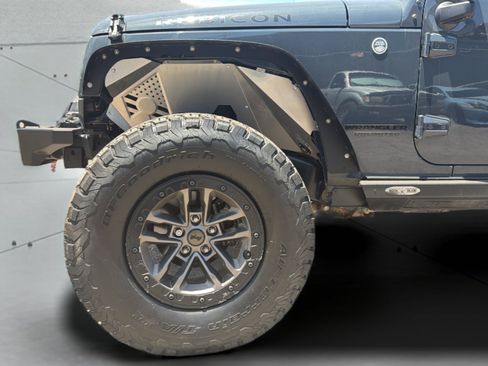 Used 2016 Jeep Wrangler Unlimited Rubicon w/ Connectivity Group AWD/4WD image 36