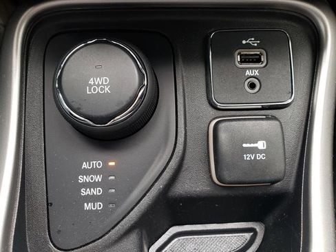 Used 2018 Jeep Compass Sport w/ Cold Weather Group AWD/4WD image 21