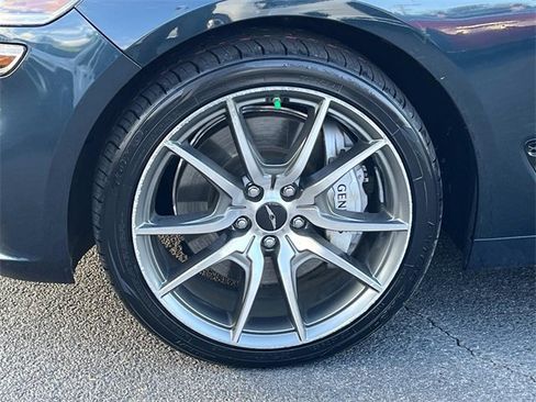 Used 2024 Genesis G70 2.5T image 11