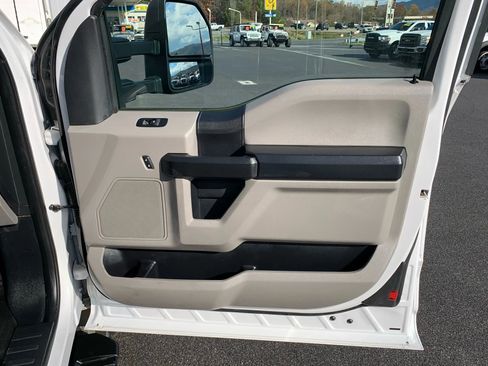 Used 2019 Ford F550 4x4 SuperCab Super Duty image 29