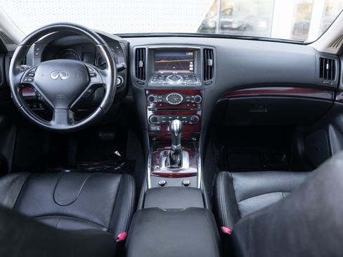 Used 2011 INFINITI G37 Journey w/ Premium Pkg image 8