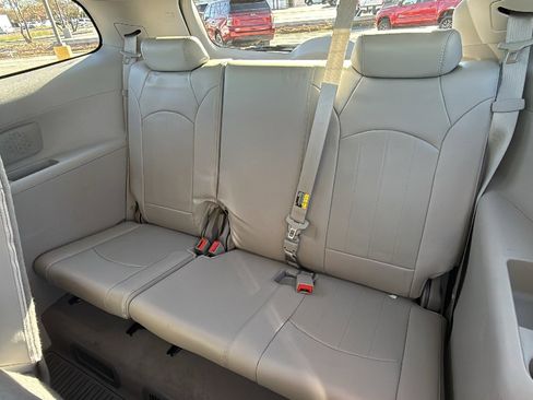 Used 2014 Buick Enclave Leather w/ Trailering Provision Package image 15