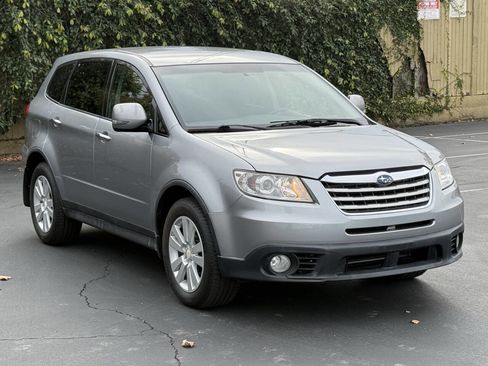Used 2010 Subaru Tribeca Premium image 4