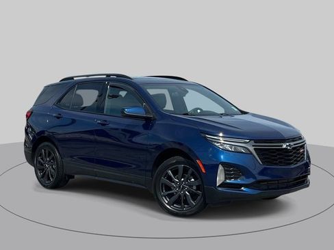 Used 2023 Chevrolet Equinox RS w/ LPO, Floor Liner Package FWD image 2