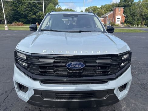 New 2025 Ford Expedition Active image 2