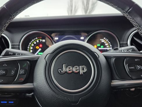 Used 2021 Jeep Wrangler Unlimited Sahara w/ Cold Weather Group image 29