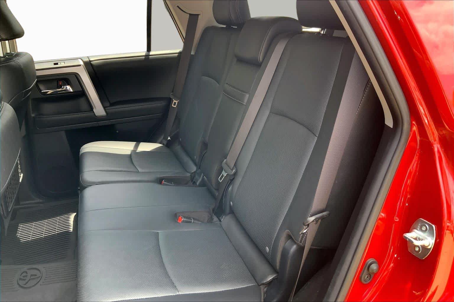 Used 2021 Toyota 4Runner Limited AWD/4WD image 21