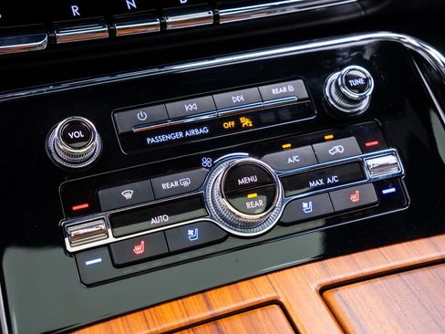 Used 2019 Lincoln Navigator Reserve AWD/4WD image 29