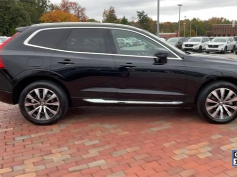 Used 2023 Volvo XC60 B5 Plus image 2