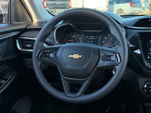 Used 2022 Chevrolet TrailBlazer LT w/ Convenience Package image 6