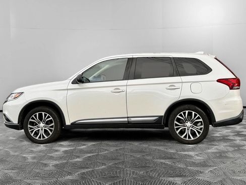 Used 2017 Mitsubishi Outlander ES image 8