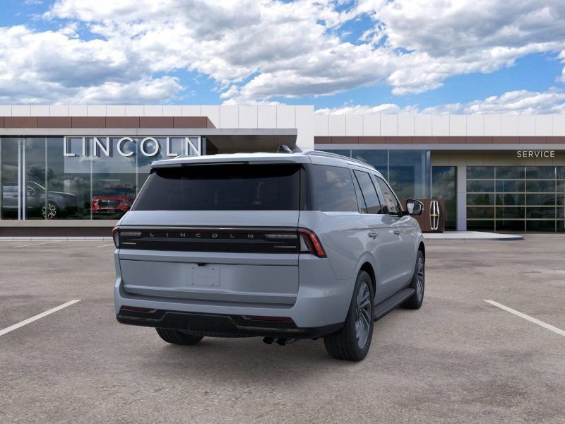 New 2026 Lincoln Navigator Premiere AWD/4WD image 8