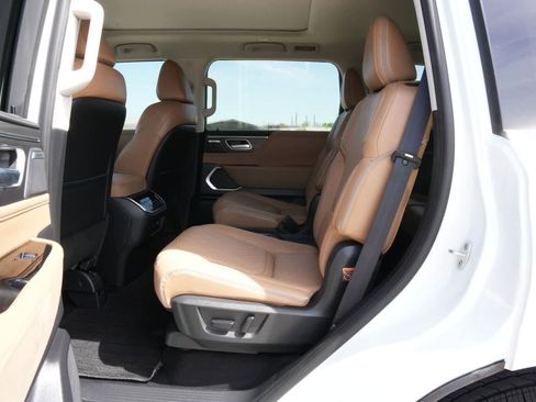 New 2026 INFINITI QX80 Luxe image 19