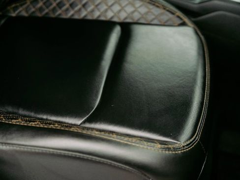 Used 2021 Jeep Gladiator Overland image 15