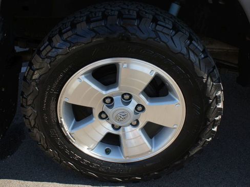 Used 2014 Toyota Tacoma PreRunner image 22