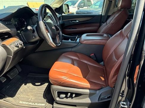 Used 2020 Cadillac Escalade Luxury AWD/4WD image 8