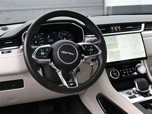 Used 2023 Jaguar F-PACE R-Dynamic S image 22