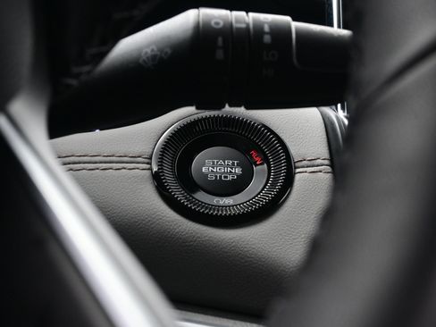 Used 2025 Jeep Compass Limited image 22