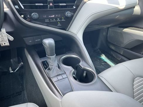 Used 2024 Toyota Camry SE FWD image 23