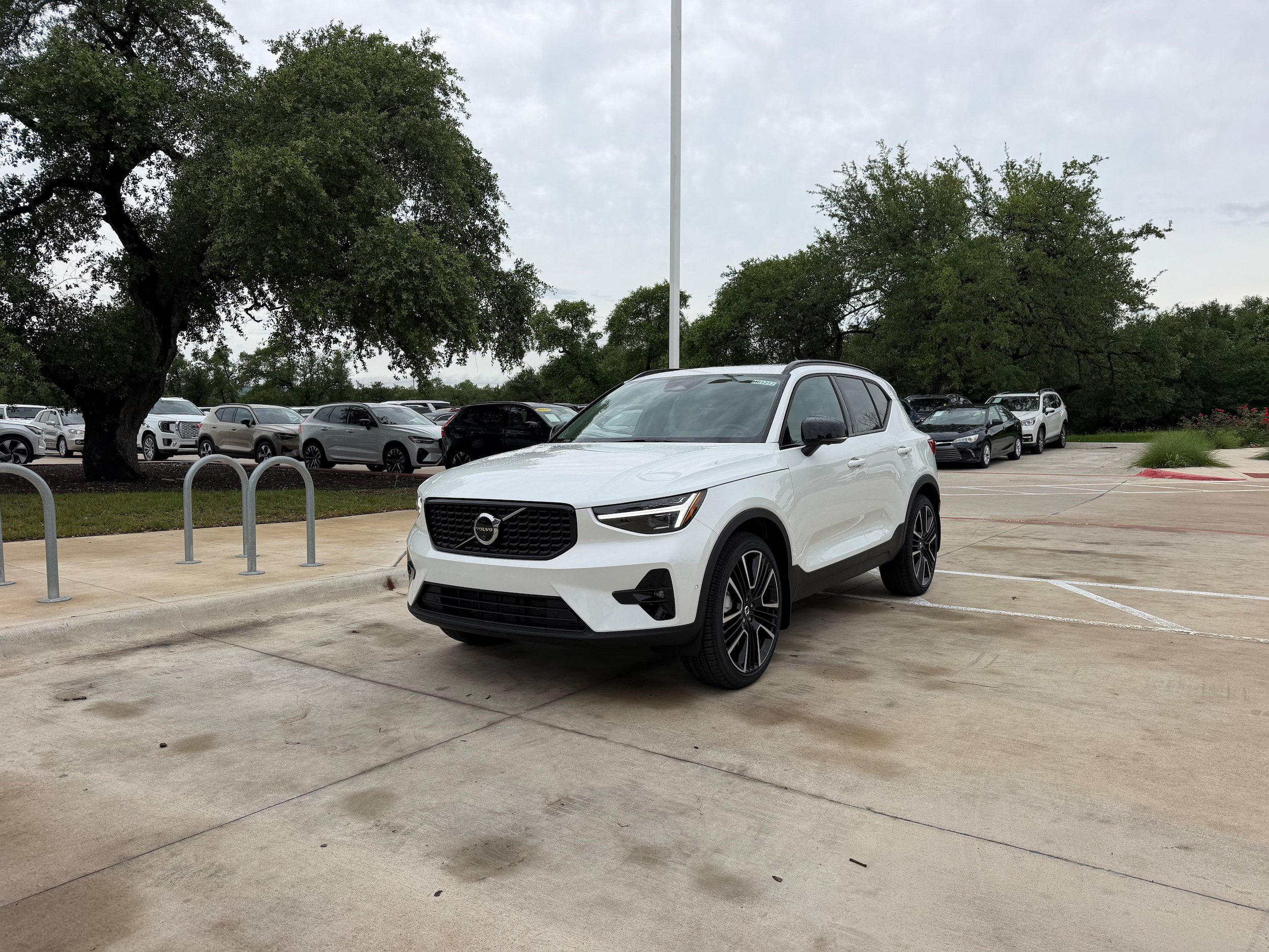 New 2026 Volvo XC40 B5 Ultra w/ Protection Package Premier AWD/4WD image 2
