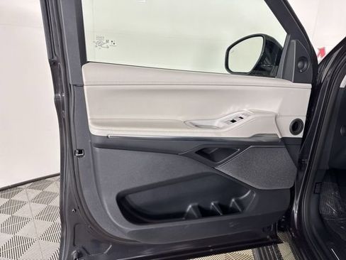 New 2025 Lincoln Navigator Reserve image 16