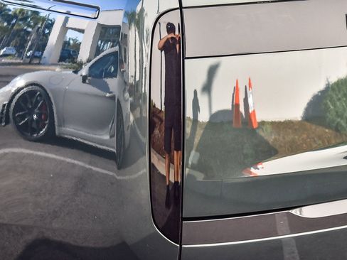 Used 2025 Land Rover Range Rover SE image 8