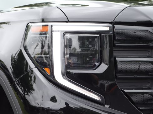 Used 2024 GMC Sierra 1500 Elevation w/ Elevation Premium Package AWD/4WD image 32