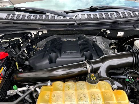 Used 2018 Ford Expedition XLT w/ Equipment Group 202A image 25