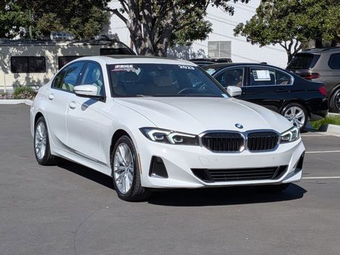 Used 2023 BMW 330i 330i w/ Premium Package image 3