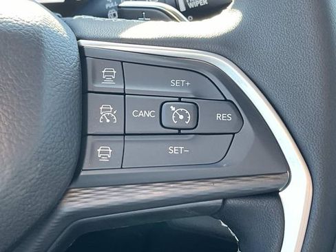 New 2025 Jeep Grand Cherokee L Laredo image 23