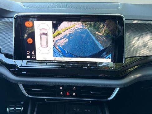 New 2026 Volkswagen Atlas Peak Edition AWD/4WD image 13