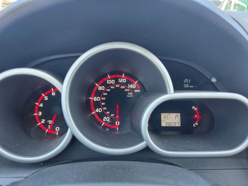 Used 2010 Toyota Matrix S image 21