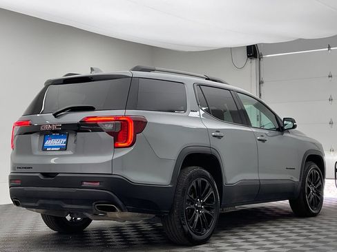 Used 2023 GMC Acadia SLT w/ Elevation Edition FWD image 9