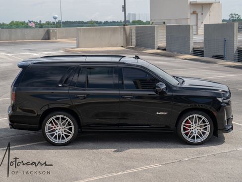 Used 2023 Cadillac Escalade V image 23