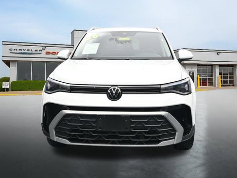 Used 2026 Volkswagen Taos SE AWD/4WD image 8