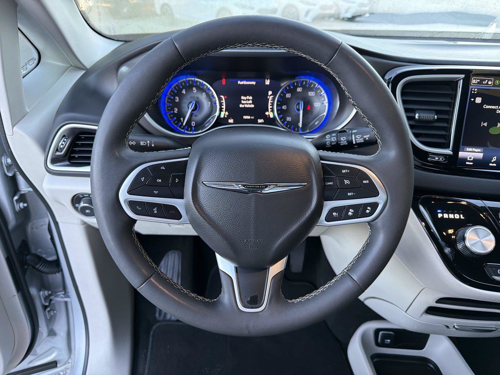 Used 2024 Chrysler Pacifica Touring-L FWD image 22