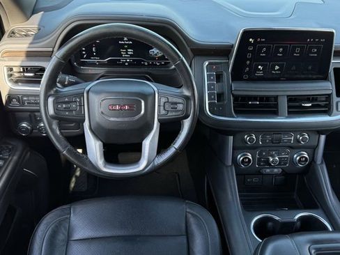 Used 2022 GMC Yukon XL SLE w/ Gmc Pro Safety Plus Package image 12