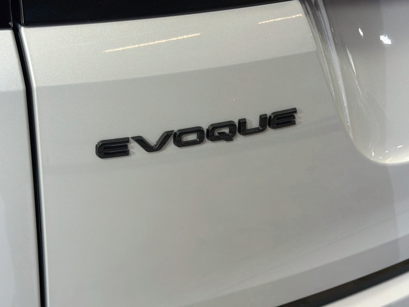 Certified 2026 Land Rover Range Rover Evoque Dynamic SE AWD/4WD image 30