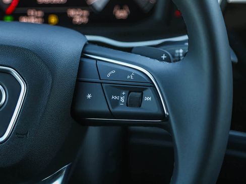 New 2025 Audi Q3 2.0T Premium image 22