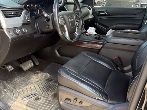 Used 2018 GMC Yukon SLT w/ Premium Edition AWD/4WD image 10