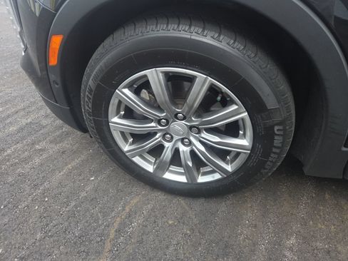 Used 2019 Cadillac XT4 Premium Luxury w/ Technology Package AWD/4WD image 21